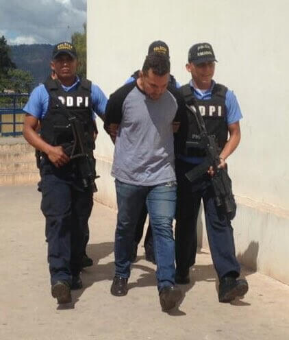 El exoficial de la Policía Rene Darío Méndez Sierra, detenido por agentes de la DPI este viernes por robo de vehículo y otros delitos
