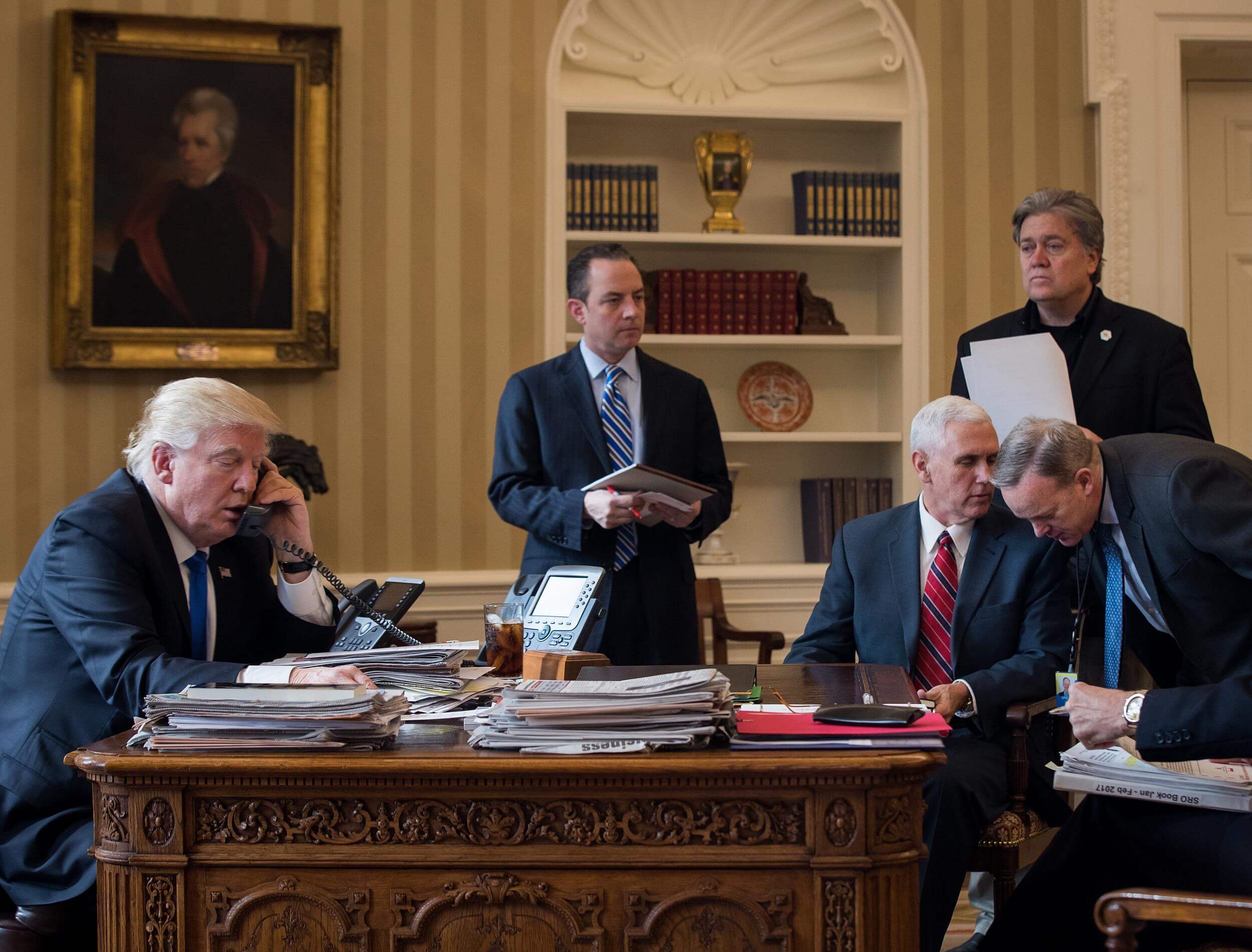 Presidente Donald Trump en la Oficina Oval