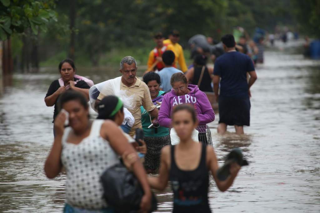evacuados en La Lima Honduras