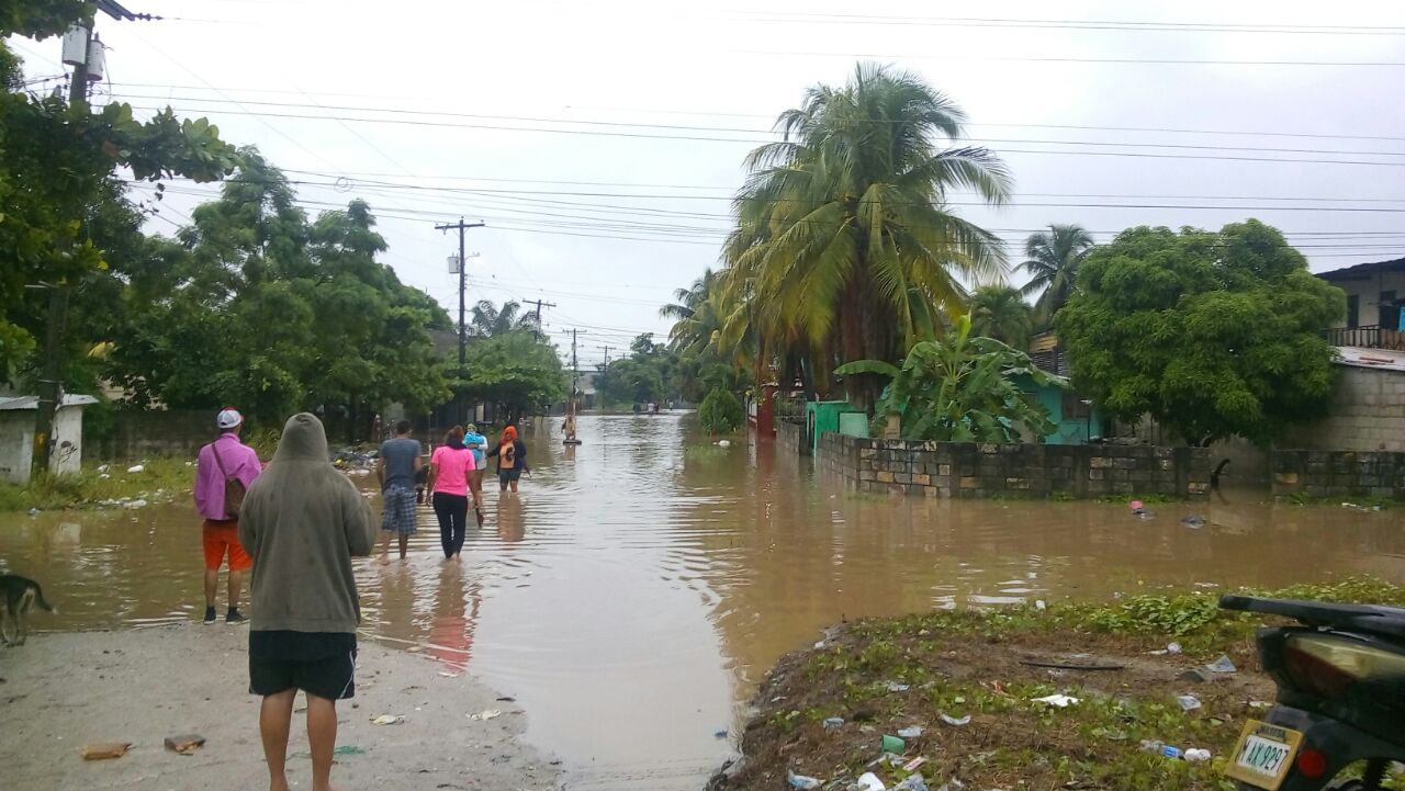 damnificados-lima-inundaciones-lluvias-honduras