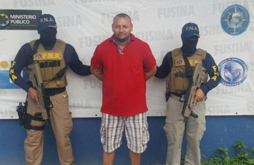 Capturan a policías por fuga de reo César Augusto Sandres