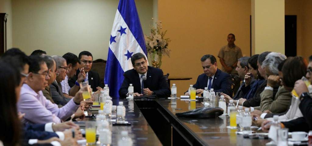 mediador de diálogo nacional en Honduras