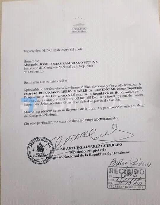 renunció Óscar Álvarez
