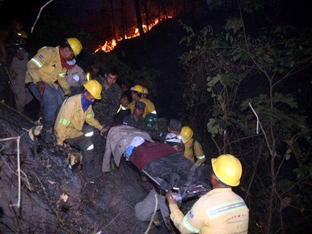 bombero sobreviviente incendio forestal en La Montañita