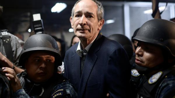 libertad bajo fianza para Álvaro Colom libertad bajo fianza para Álvaro Colom