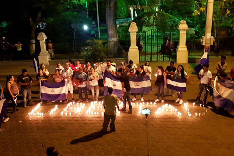 Ejército de Nicaragua rompe filas