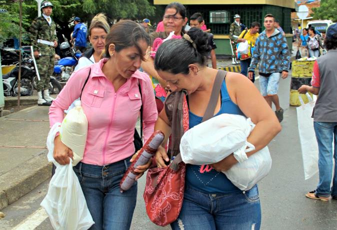 necesidad alimento venezolanos cruzan frontera