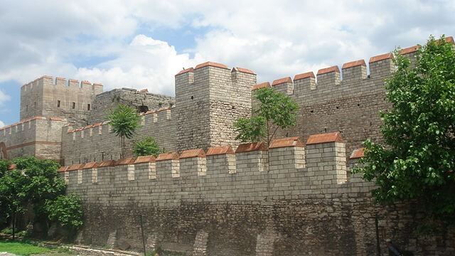 640px-Walls_of_Constantinople