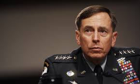 David Petraeus, uno de los posibles reemplazos de Flynn
