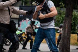 En Venezuela bloquean medios