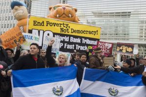 Salvadoreños se quedan sin TPS