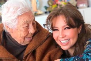 Thalia celebra los 100 años de su abuelita