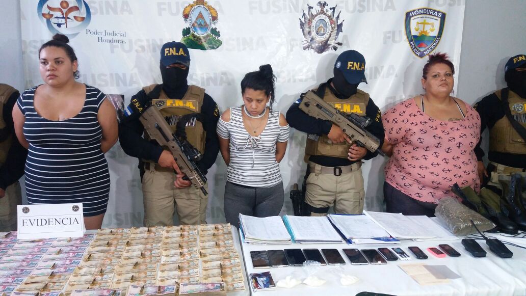 Jheissa Gabriela Dubon Gutiérrez alias La Cover Ada Norelkis López Hernández alías La Gorda y Karen Jamileth Villeda Sandoval alías La Tremenda