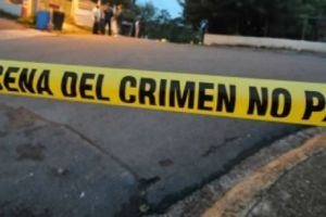 matan un policía junto su novia