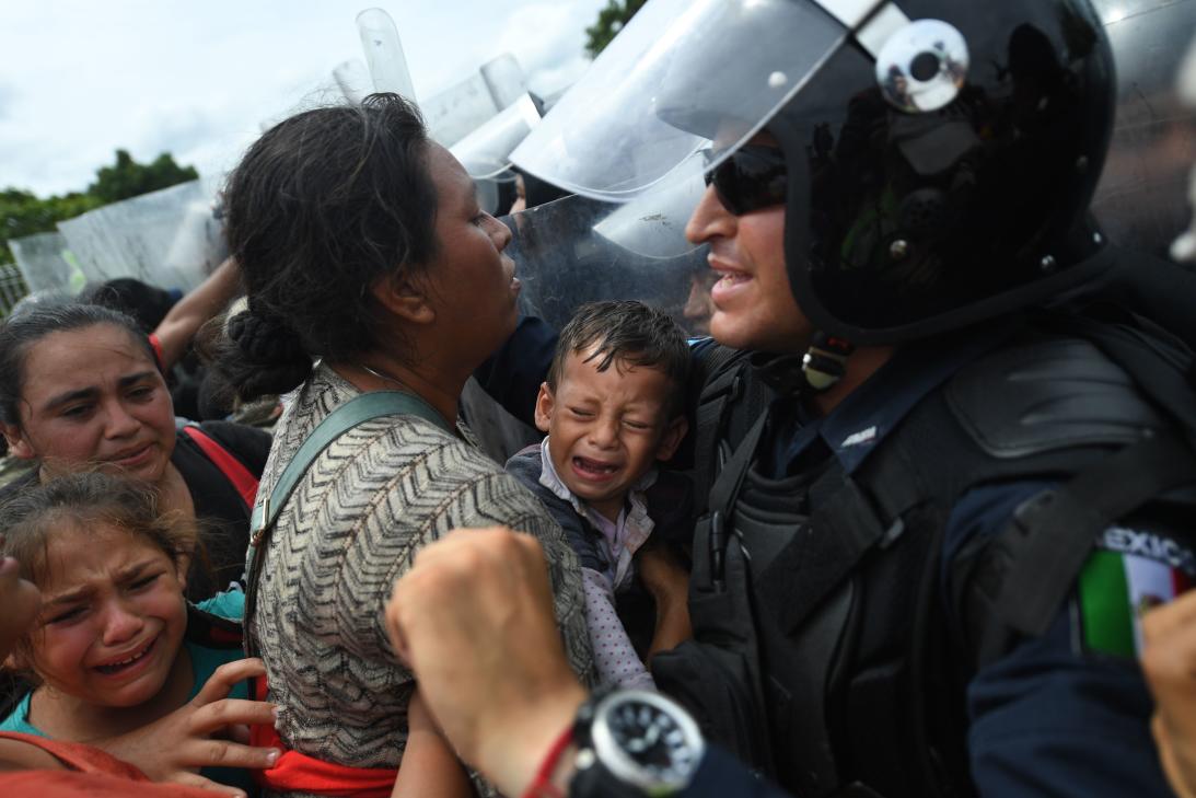 La llegada de miles de hondureños a México fue captada por lentes internacionales que reflejan el drama de los catrachos en busca de una mejor vida