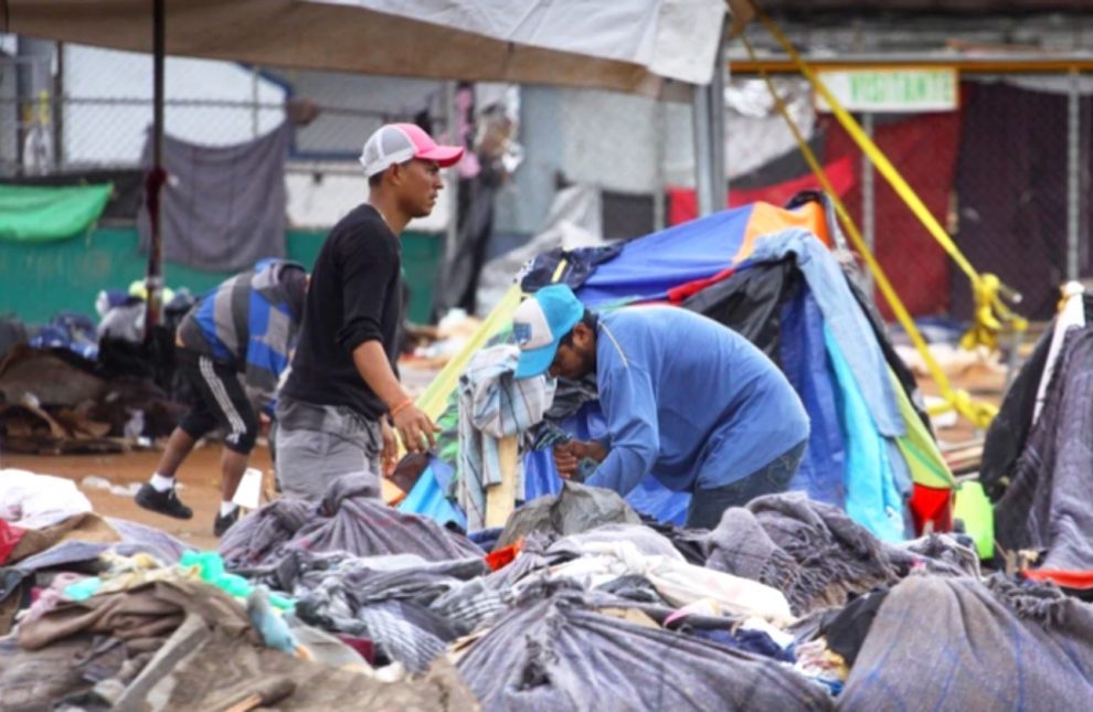 caravana de migrantes atrapados