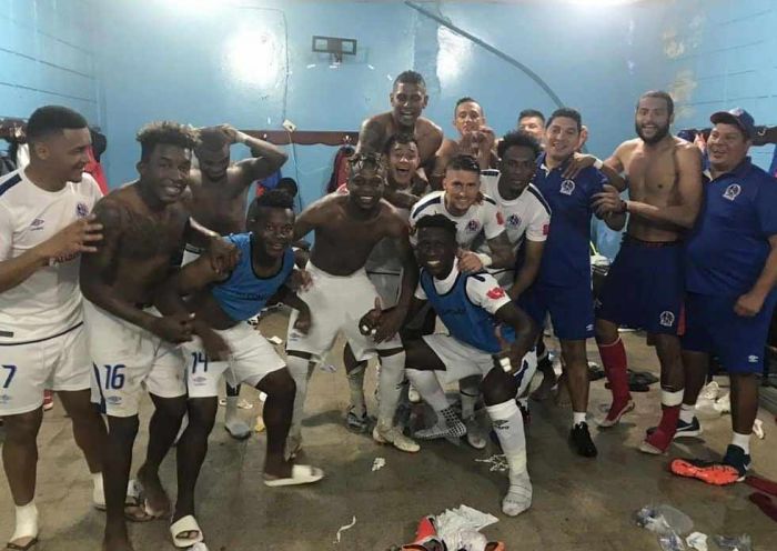 Olimpia confirma a Keosseián como técnico Olimpia confirma a Keosseián como técnico