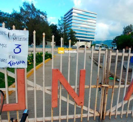 tomas en la UNAH