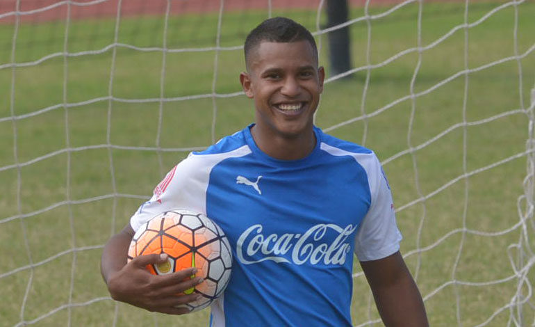 Óscar Salas entrena con el Real de Minas Óscar Salas entrena con el Real de Minas