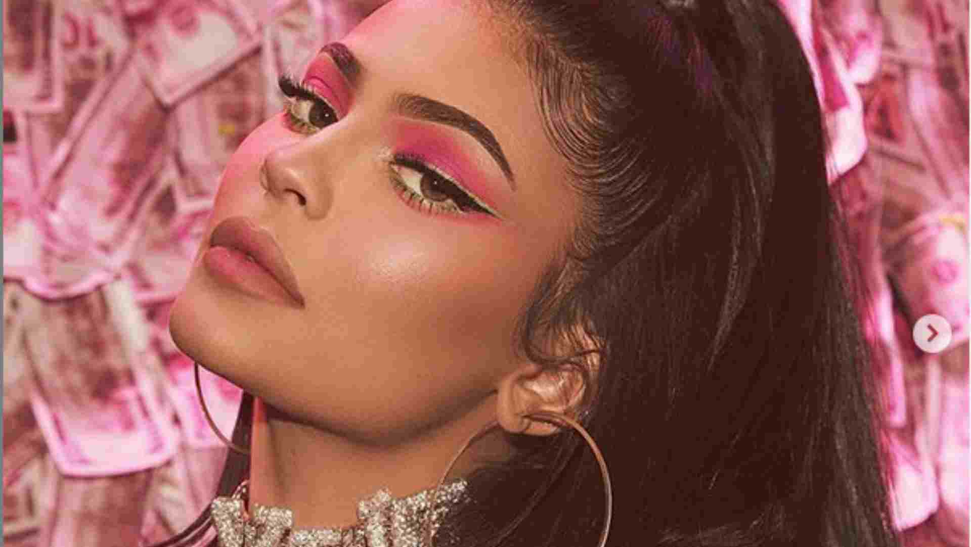 novio kylie jenner sorpresa cumpleaños