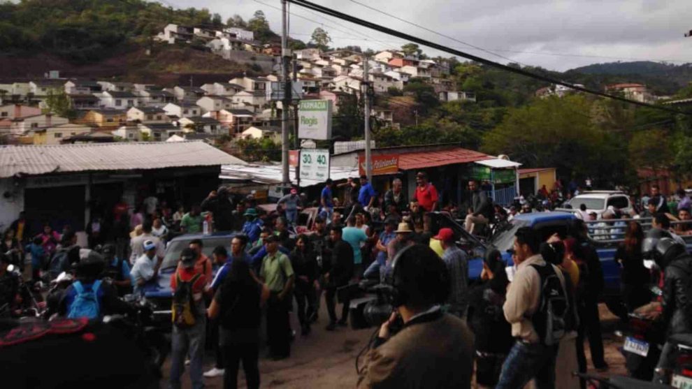 Pobladores de El Chimbo protesta