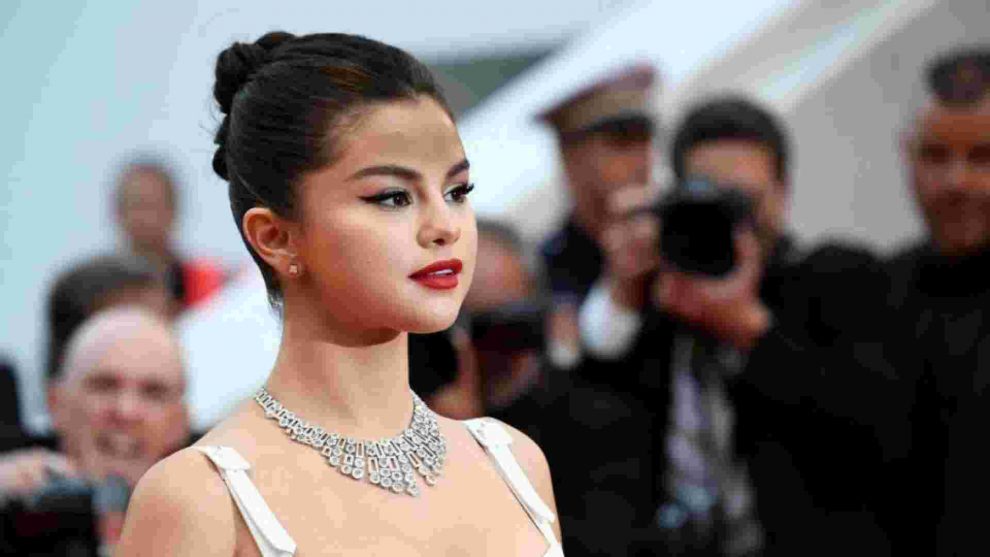 Selena Gómez confiesa que sufría mucho cuando le decían “gorda”.