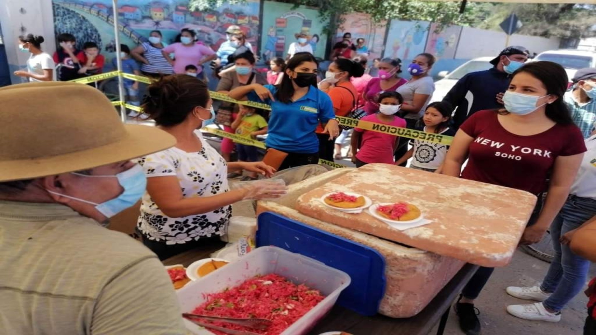 Rommell Quioto realiza donaciones de indumentaria en La Lima