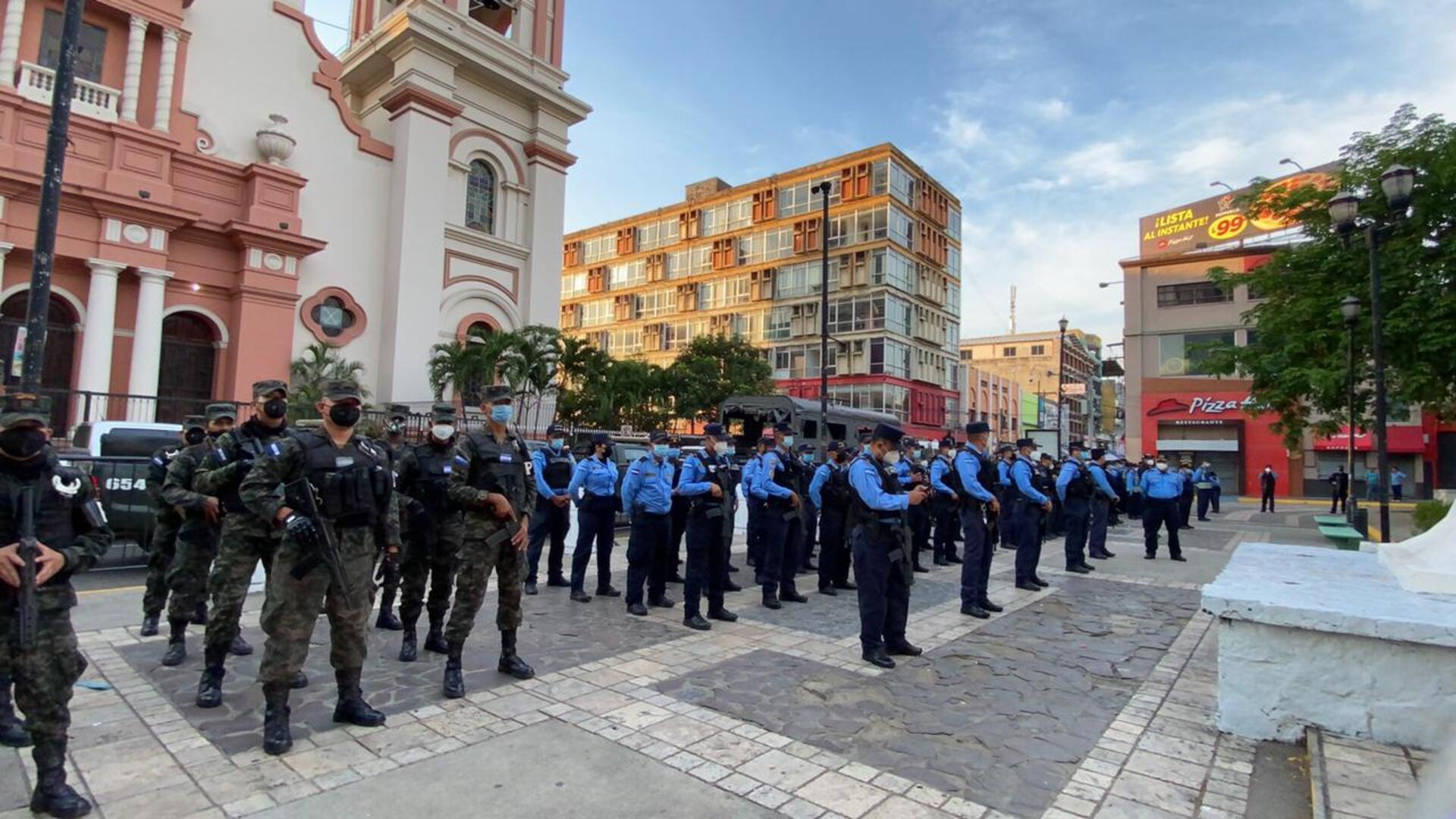 policía