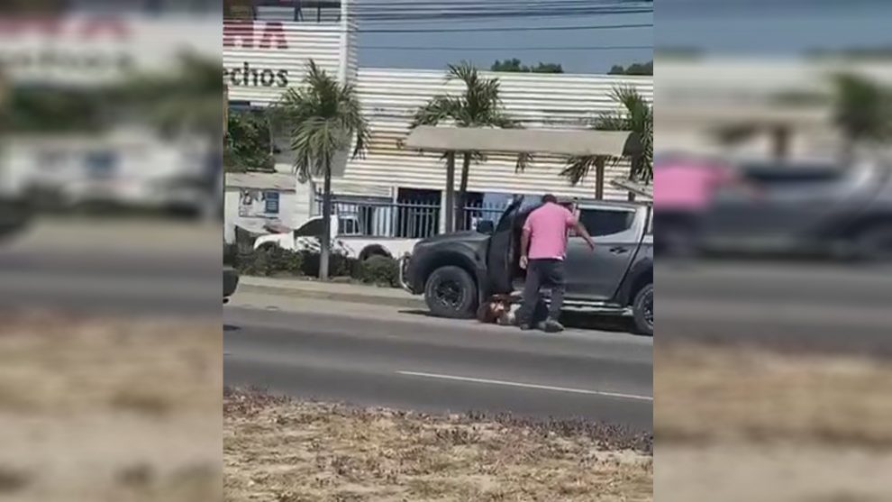 hombre golpea mujer en SPS