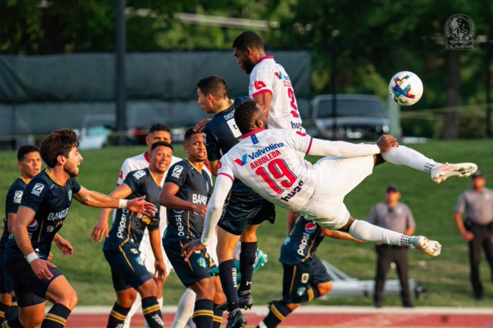 Olimpia pierde invicto en gira en Estados Unidos contra Comunicaciones
