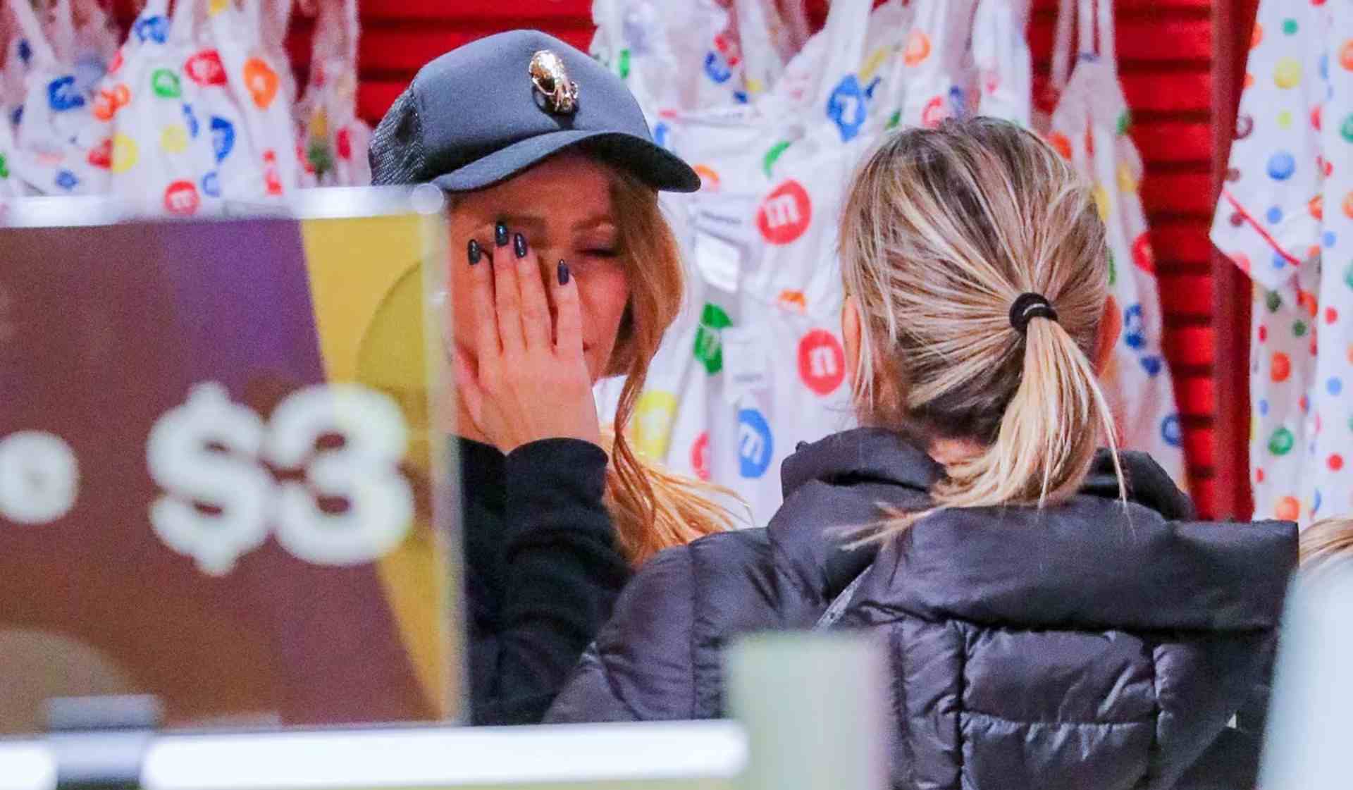 Shakira llorando