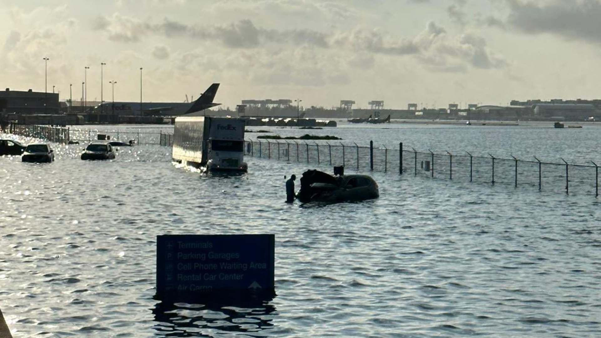 inundación en aeropuerto lluvias
