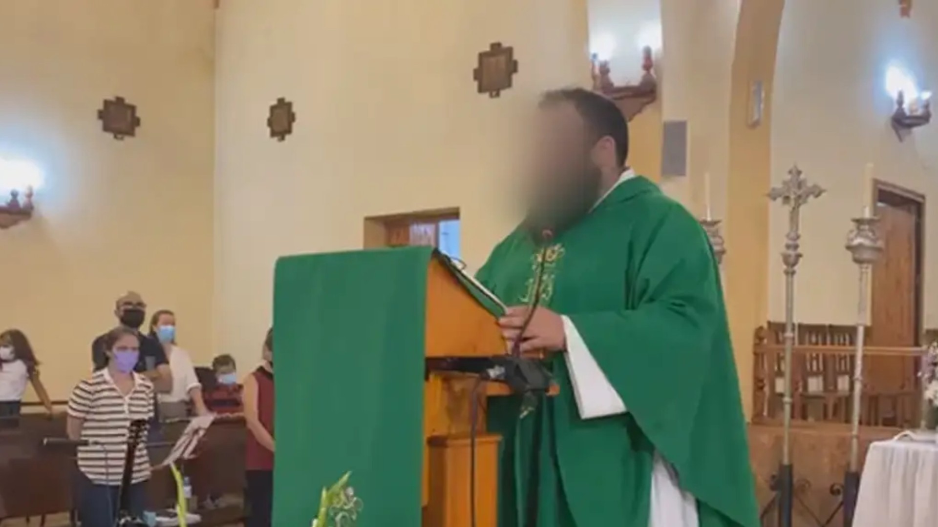 Detienen a sacerdote