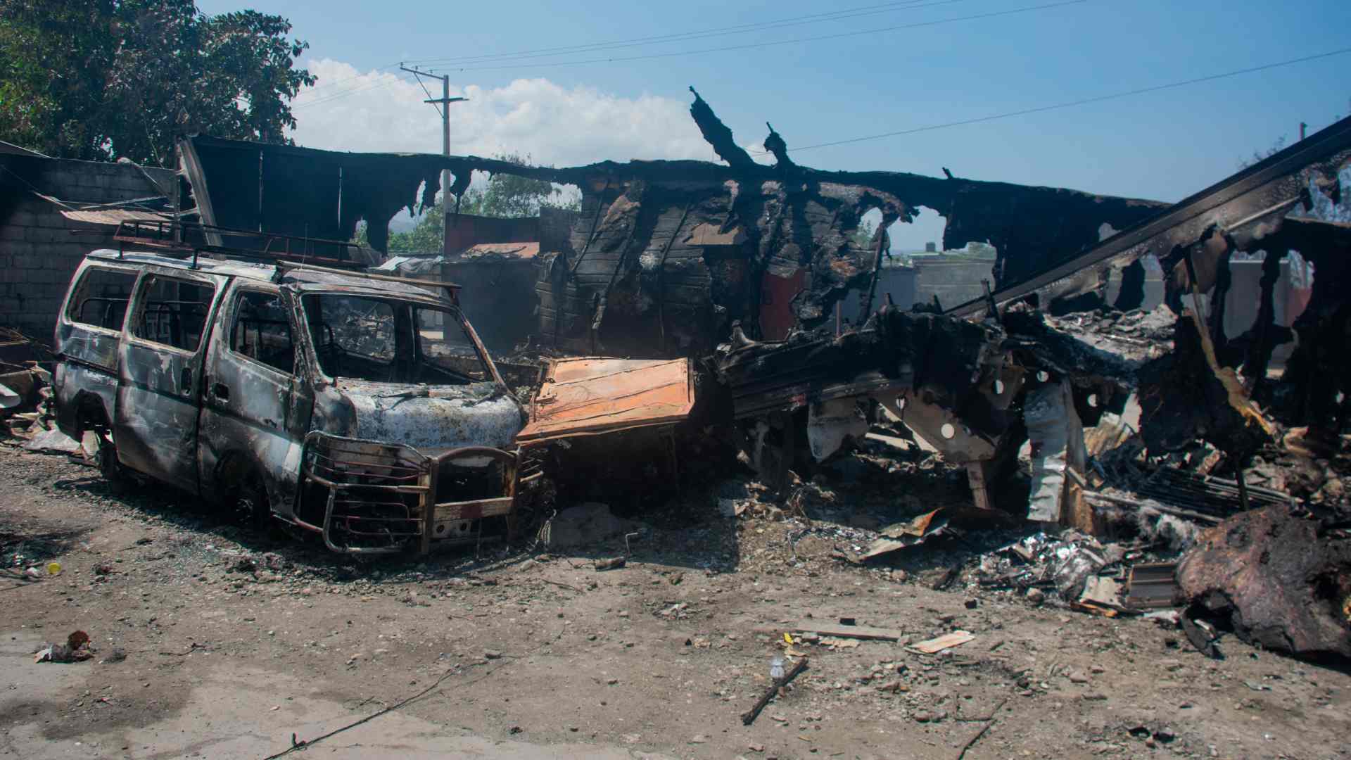 “Ante situación de seguridad”: Evacúan a varios hondureños de Haití