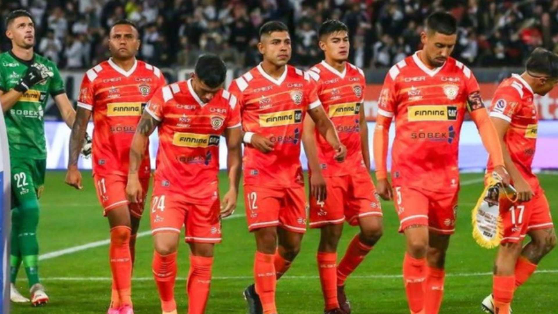 Nueve futbolistas acusados de abusar a joven en Chile