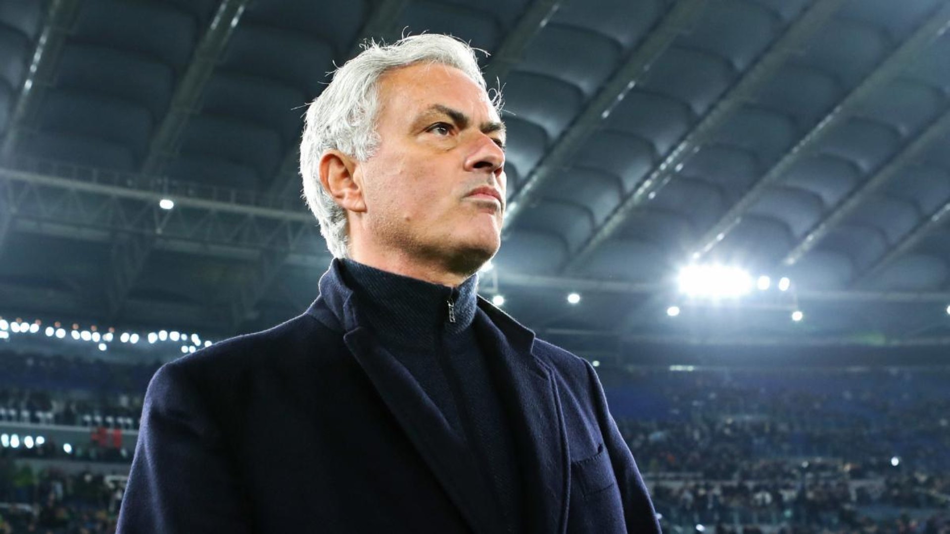 El reconocido entrenador portugués, José Mourinho, ha encontrado un nuevo destino en el mundo del fútbol tras su salida del AS Roma a principios de este año.